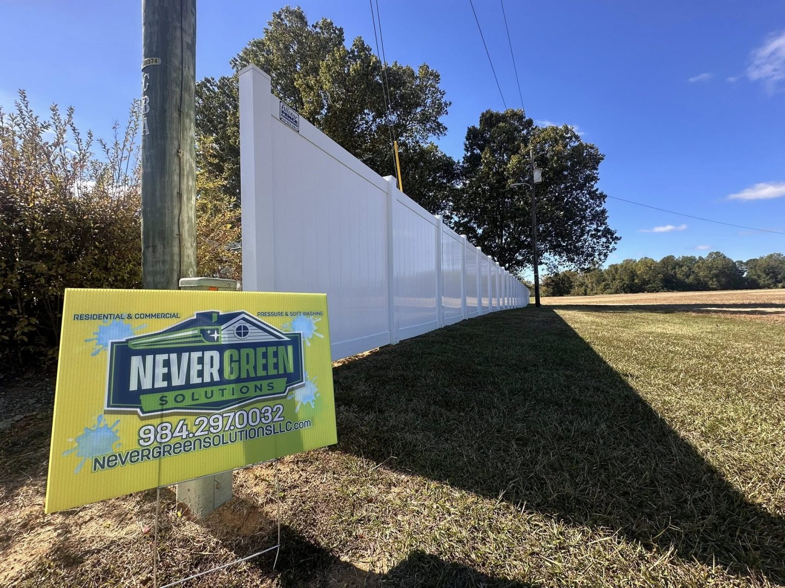 Fence cleaning by NeverGreen Solutions
